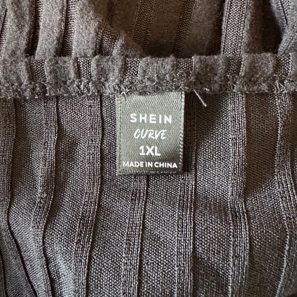 NWOT SHEIN MOOSTA Plus Knot
Front Lantern Sleeve Dress - Picture 5 of 6